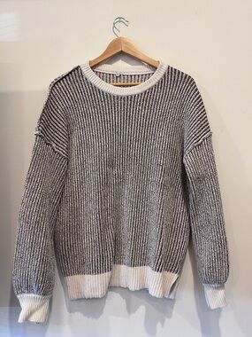 Crewneck Ribbed Knit Sweater - Gray & White